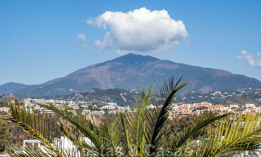 Instapklaar modern designer penthouse appartement te koop met 3 slaapkamers in luxe resort in Marbella - Estepona 33415