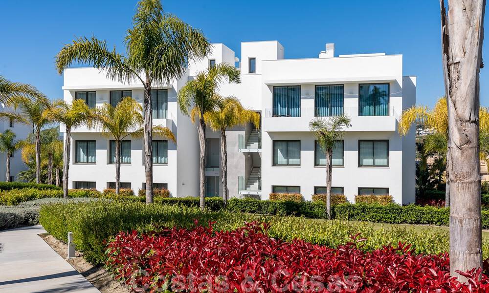 Instapklaar modern designer penthouse appartement te koop met 3 slaapkamers in luxe resort in Marbella - Estepona 33420