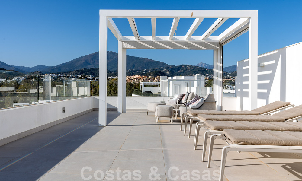 Instapklaar modern designer penthouse appartement te koop met 3 slaapkamers in luxe resort in Marbella - Estepona 33425