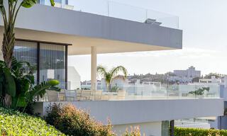 Instapklaar modern designer penthouse appartement te koop met 3 slaapkamers in luxe resort in Marbella - Estepona 33427 