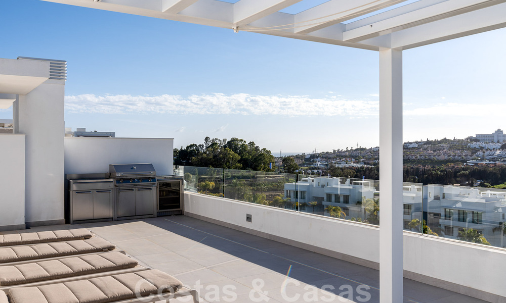Instapklaar modern designer penthouse appartement te koop met 3 slaapkamers in luxe resort in Marbella - Estepona 33437