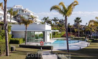 Instapklaar modern designer penthouse appartement te koop met 3 slaapkamers in luxe resort in Marbella - Estepona 33438 