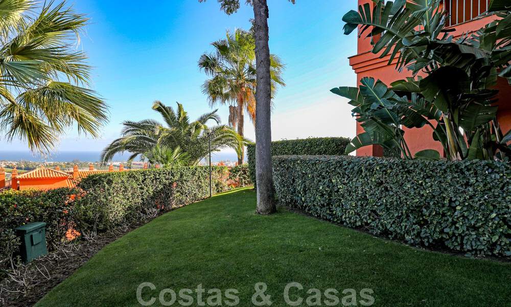 Luxe appartement te koop met privétuin en zeezicht in een luxueus vijfsterren golfresort in Benahavis - Marbella 33353