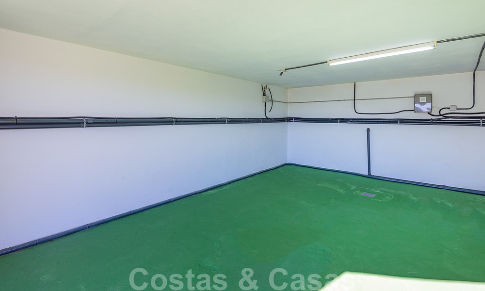 Instapklare, eerstelijns golf, nieuwe, moderne luxevilla te koop in Marbella - Benahavis met schitterend golfzicht 33483