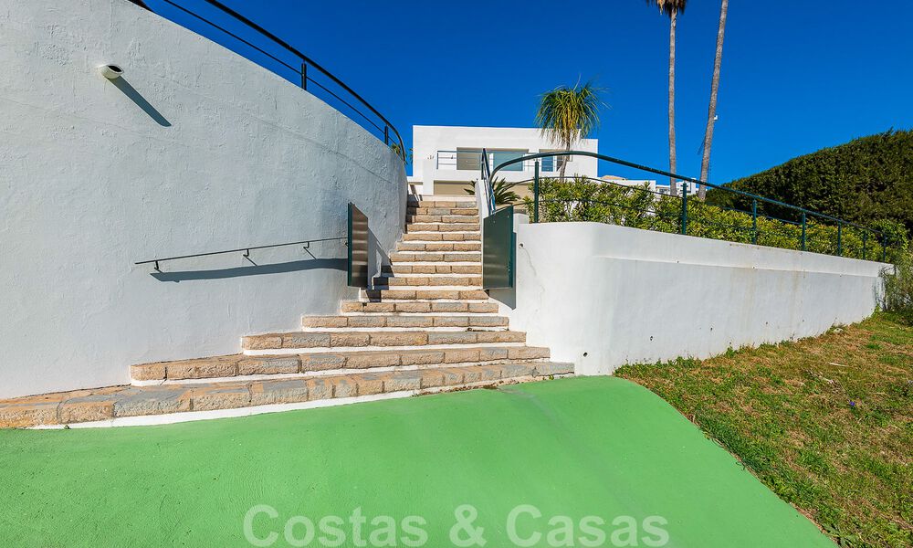 Instapklare, eerstelijns golf, nieuwe, moderne luxevilla te koop in Marbella - Benahavis met schitterend golfzicht 33484