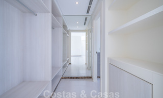 Instapklare, eerstelijns golf, nieuwe, moderne luxevilla te koop in Marbella - Benahavis met schitterend golfzicht 33488 