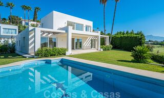Instapklare, eerstelijns golf, nieuwe, moderne luxevilla te koop in Marbella - Benahavis met schitterend golfzicht 33490 