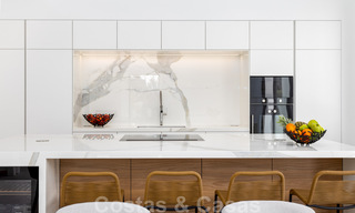 Eigentijdse mediterrane stijl nieuwe villa te koop nabij de golfbaan en het strand in Guadalmina Baja, Marbella 33697 