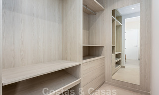 Eigentijdse mediterrane stijl nieuwe villa te koop nabij de golfbaan en het strand in Guadalmina Baja, Marbella 33701 