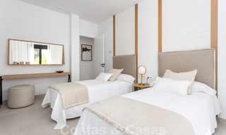 Eigentijdse mediterrane stijl nieuwe villa te koop nabij de golfbaan en het strand in Guadalmina Baja, Marbella 33706 