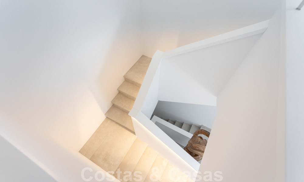 Eigentijdse mediterrane stijl nieuwe villa te koop nabij de golfbaan en het strand in Guadalmina Baja, Marbella 33712