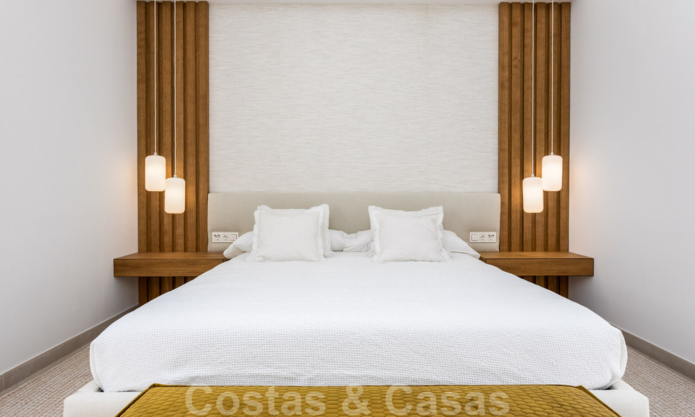 Eigentijdse mediterrane stijl nieuwe villa te koop nabij de golfbaan en het strand in Guadalmina Baja, Marbella 33716