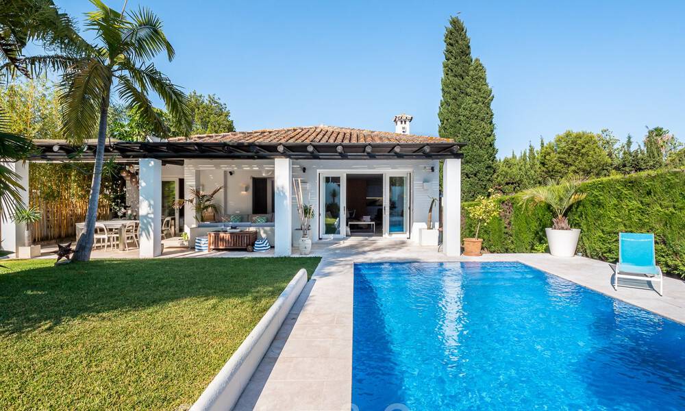 Modern gerenoveerde villa te koop in een rustige, residentiële omgeving nabij golf en strand in Guadalmina nabij San Pedro - Marbella 34140