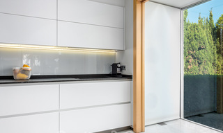 Modern gerenoveerde villa te koop in een rustige, residentiële omgeving nabij golf en strand in Guadalmina nabij San Pedro - Marbella 34155 