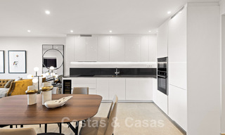 Eerstelijnsstrand luxe tuinappartement te koop in een exclusief complex tussen Marbella en Estepona 34206 