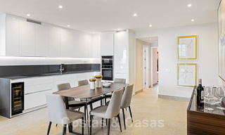 Eerstelijnsstrand luxe tuinappartement te koop in een exclusief complex tussen Marbella en Estepona 34212 