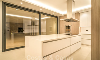 Instapklare, nieuwe moderne villa te koop in vijfsterren golfresort in Marbella - Benahavis 34523 