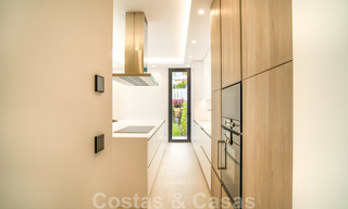 Instapklare, moderne nieuwbouwvilla te koop met zeezicht in vijfsterren golfresort in Marbella - Benahavis 34583 