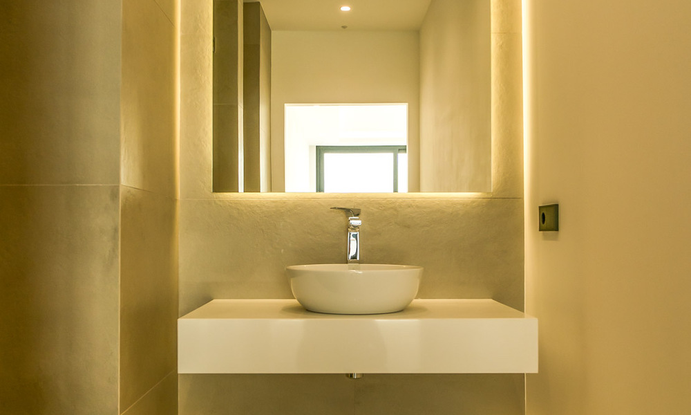 Instapklare, moderne nieuwbouwvilla te koop met zeezicht in vijfsterren golfresort in Marbella - Benahavis 34587