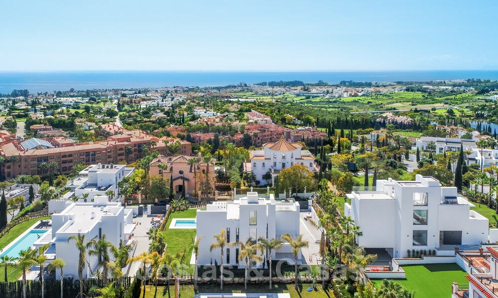 Moderne nieuwe instapklare villa te koop met zeezicht in vijfsterren golfresort in Marbella - Benahavis 34612