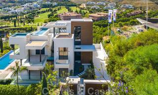 Sterk in prijs verlaagd! Instapklare moderne designvilla te koop met panoramisch golf- en zeezicht in een vijfsterren golfresort in Marbella - Benahavis 34624 