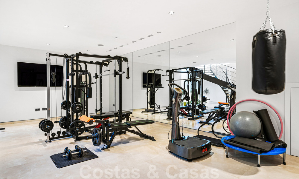 Nieuw op de markt! Moderne luxevilla te koop in het hart van de Golden Mile, Marbella 34661