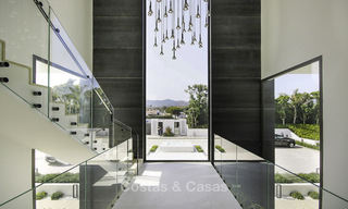 Neusje-van-de-zalm, modern instapklaar appartement te koop, direct aan het strand tussen Marbella en Estepona 34707 