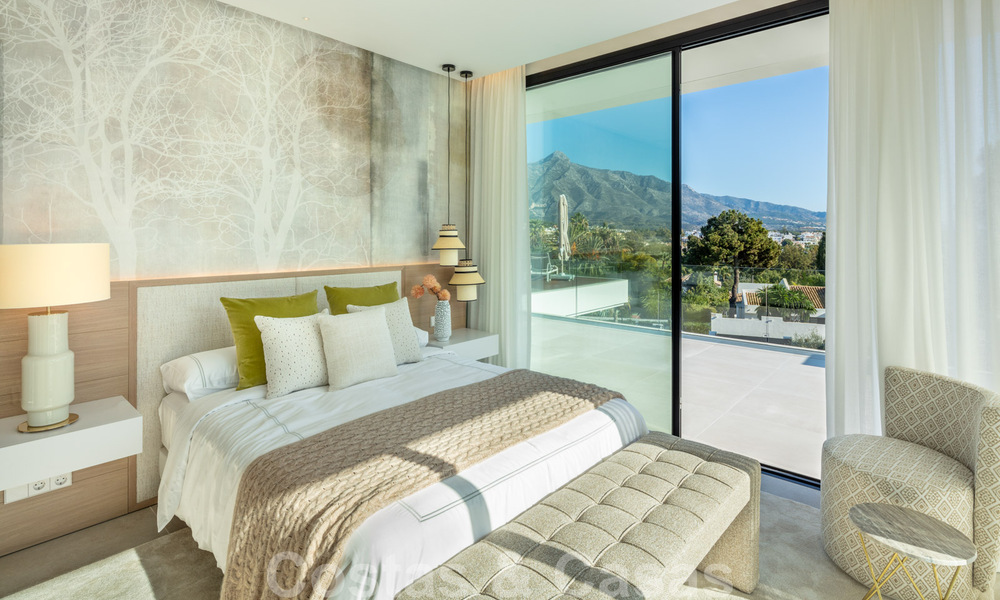 Designvilla in de zeer gewilde woonwijk Las Brisas in Nueva Andalucia met prachtig uitzicht op de La Concha berg in Marbella 34772