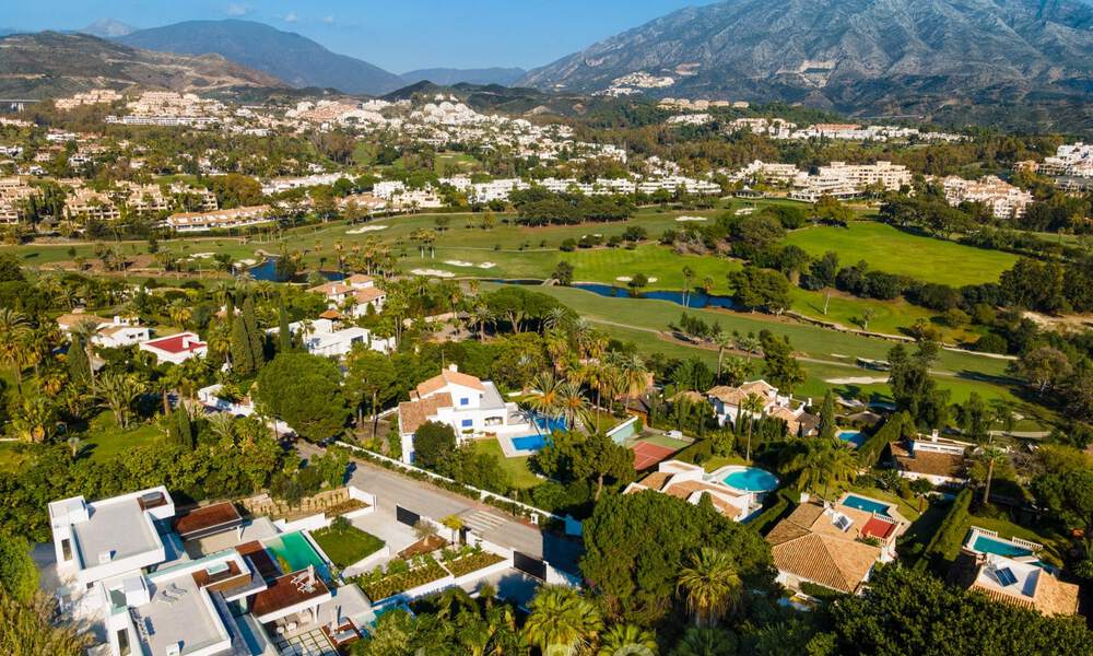 Designvilla in de zeer gewilde woonwijk Las Brisas in Nueva Andalucia met prachtig uitzicht op de La Concha berg in Marbella 34779