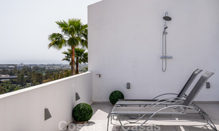 Smaakvol gerenoveerd appartement te koop met ruim terras, zee- en bergzicht in La Quinta golfresort, Benahavis - Marbella 34819 