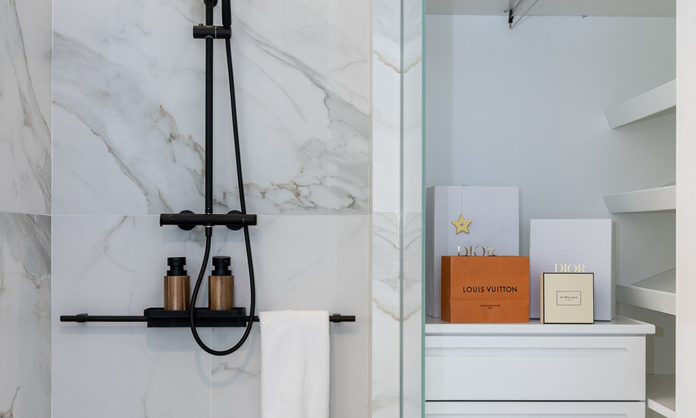 Smaakvol gerenoveerd appartement te koop met ruim terras, zee- en bergzicht in La Quinta golfresort, Benahavis - Marbella 34827