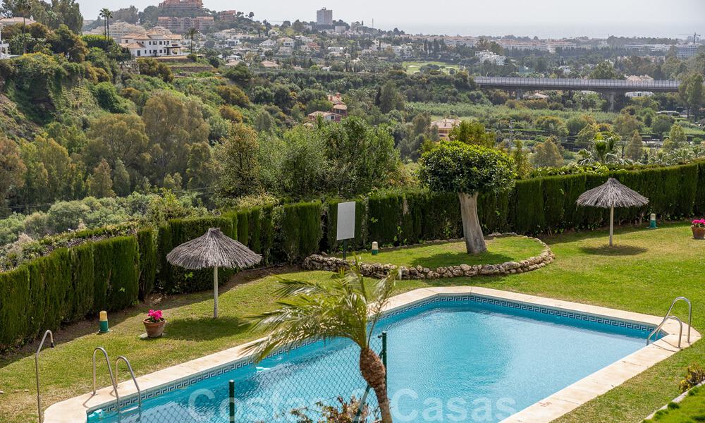 Smaakvol gerenoveerd appartement te koop met ruim terras, zee- en bergzicht in La Quinta golfresort, Benahavis - Marbella 34831