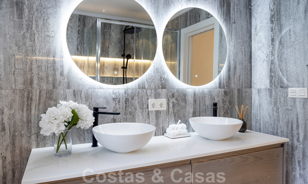 Smaakvol gerenoveerd appartement te koop met ruim terras, zee- en bergzicht in La Quinta golfresort, Benahavis - Marbella 34846