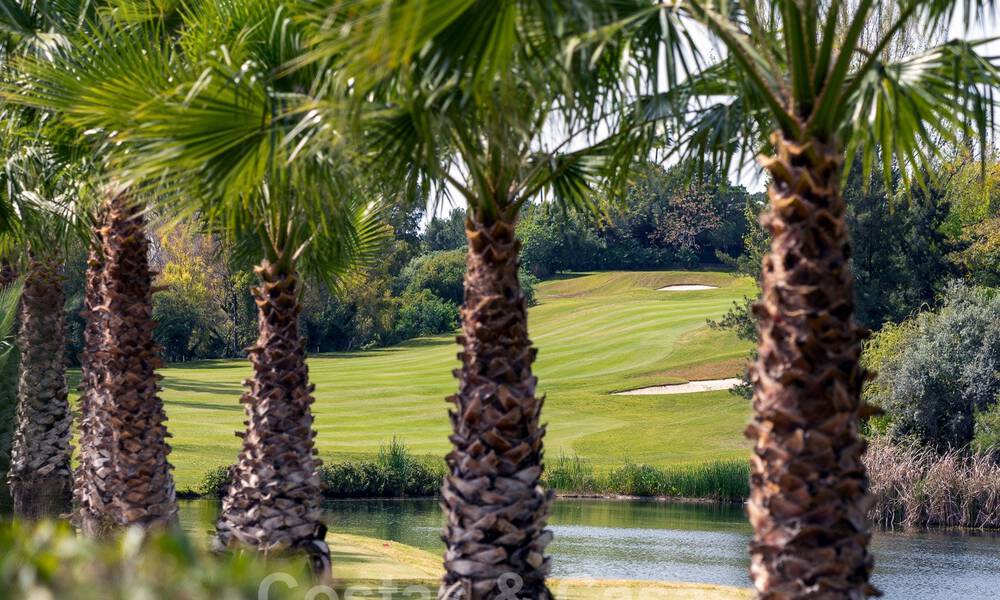 Eigentijds gerenoveerd appartement te koop met ruim terras, zee- en bergzicht in La Quinta golfresort, Benahavis - Marbella 34847