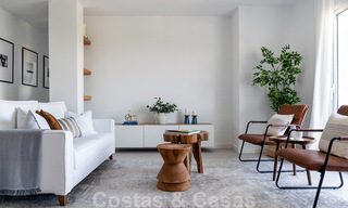 Eigentijds gerenoveerd appartement te koop met ruim terras, zee- en bergzicht in La Quinta golfresort, Benahavis - Marbella 34862 