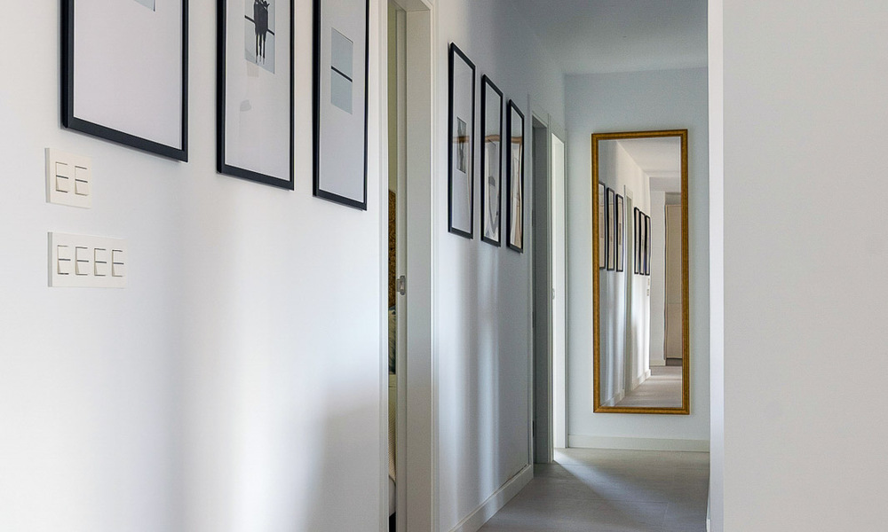 Eigentijds gerenoveerd appartement te koop met ruim terras, zee- en bergzicht in La Quinta golfresort, Benahavis - Marbella 34875