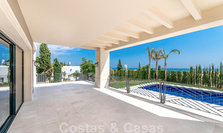 Nieuwbouw villa te koop in een hedendaagse klassieke stijl met zeezicht in vijfsterren golfresort in Marbella - Benahavis 34964 
