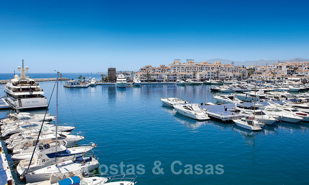 Moderne luxe appartementen te koop aan een idyllisch meer met panoramisch uitzicht in Nueva Andalucia - Marbella. NIEUWE FASE. 34973
