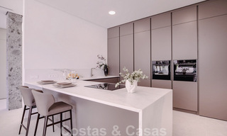Moderne design villa te koop op korte wandelafstand van het strand en beachclubs en op loopafstand van de promenade en het centrum van San Pedro, Marbella 38012 