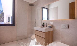 Moderne design villa te koop op korte wandelafstand van het strand en beachclubs en op loopafstand van de promenade en het centrum van San Pedro, Marbella 38017 