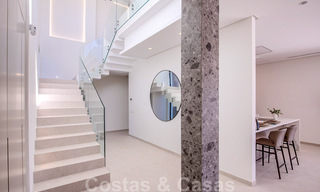Moderne design villa te koop op korte wandelafstand van het strand en beachclubs en op loopafstand van de promenade en het centrum van San Pedro, Marbella 38021 