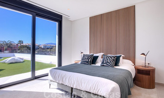 Moderne design villa te koop op korte wandelafstand van het strand en beachclubs en op loopafstand van de promenade en het centrum van San Pedro, Marbella 38022 