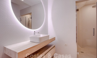 Moderne design villa te koop op korte wandelafstand van het strand en beachclubs en op loopafstand van de promenade en het centrum van San Pedro, Marbella 38033 