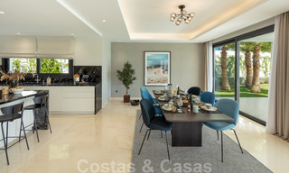 Instapklare moderne luxevilla te koop in een afgesloten woonwijk in Nueva Andalucia, Marbella 35140 
