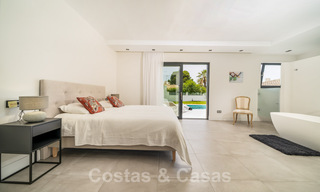 Volledig gerenoveerde moderne luxevilla te koop in Los Monteros, op wandelafstand van de mooiste stranden van Marbella 35273 