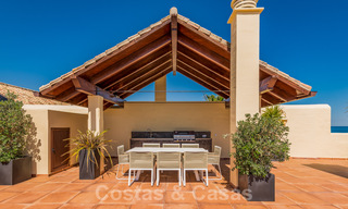 Eigentijds gerenoveerd eerstelijnsstrand Penthouse te koop met panoramisch zeezicht op de New Golden Mile tussen Marbella en Estepona 35289 