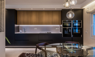 Eigentijds gerenoveerd eerstelijnsstrand Penthouse te koop met panoramisch zeezicht op de New Golden Mile tussen Marbella en Estepona 35290 