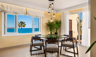 Eigentijds gerenoveerd eerstelijnsstrand Penthouse te koop met panoramisch zeezicht op de New Golden Mile tussen Marbella en Estepona 35296 