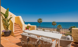 Eigentijds gerenoveerd eerstelijnsstrand Penthouse te koop met panoramisch zeezicht op de New Golden Mile tussen Marbella en Estepona 35303 