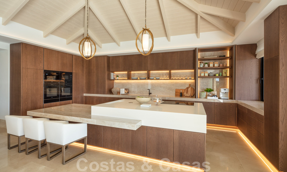 Exclusieve villa te koop, eerstelijns Aloha golf in afgesloten woonwijk in Nueva Andalucia - Marbella 35329